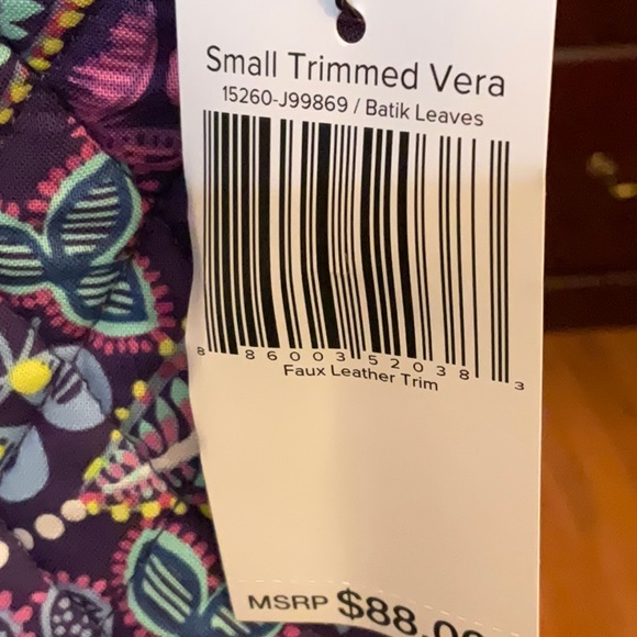 Small Trimmed Vera in Batik Leaves with matching Crossbody Wallet. - Picture 9 of 10